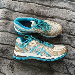 ASICS Gel Kayano 20 Sneaker - Blue and Gold
